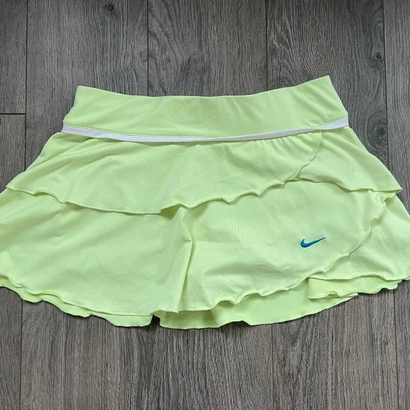 Nike Dri Fit tennis skirt - Picture 1 of 8